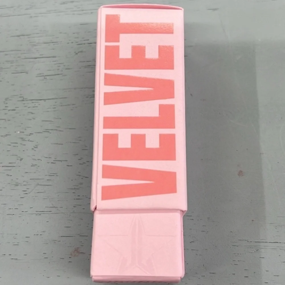 Jeffree Star Velvet Trap Lipstick - Unicorn Blood